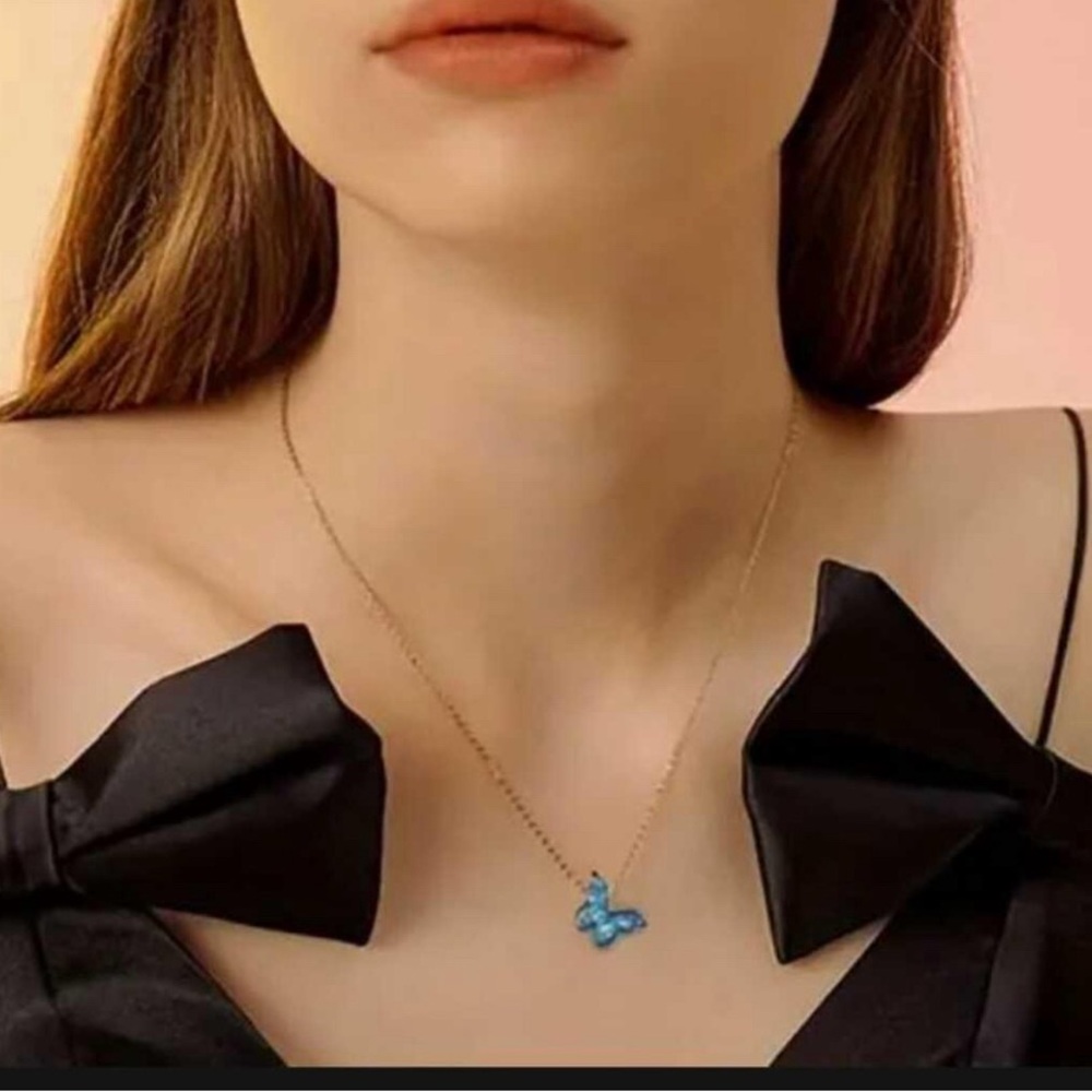 NWT BLUE AND GOLD‎ Exquisite Butterfly Pendant Necklace